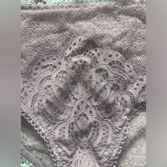 Lace Victoria’s Secret Set - Picture 3 of 7